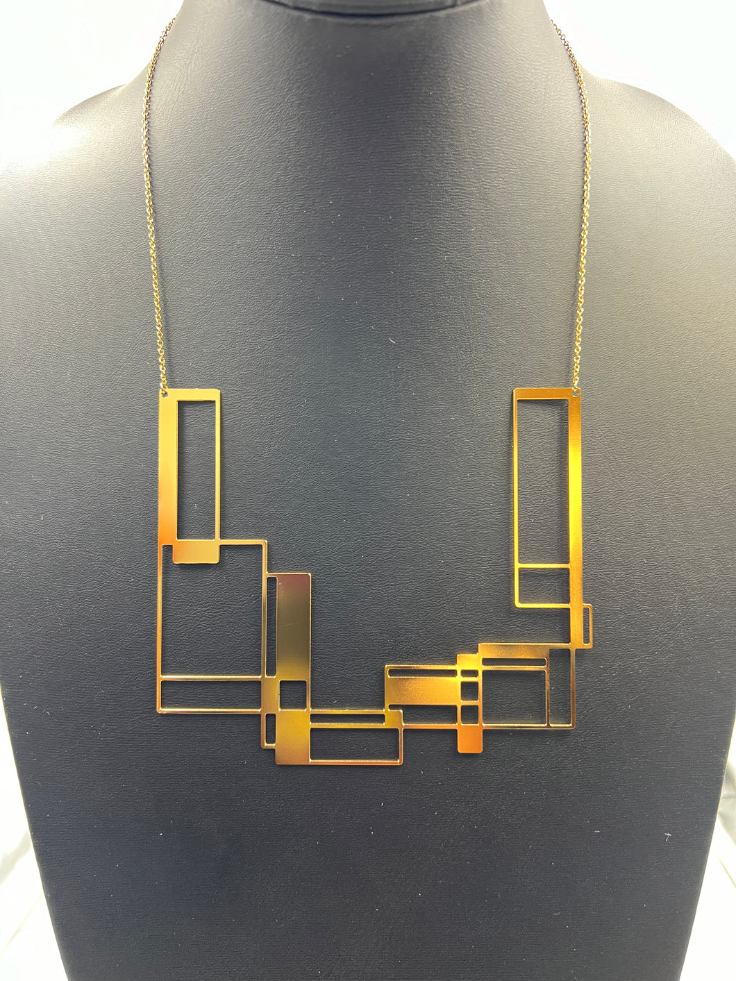 #3 necklace gold