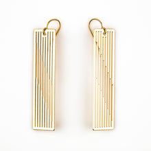 #18 earrings gold
