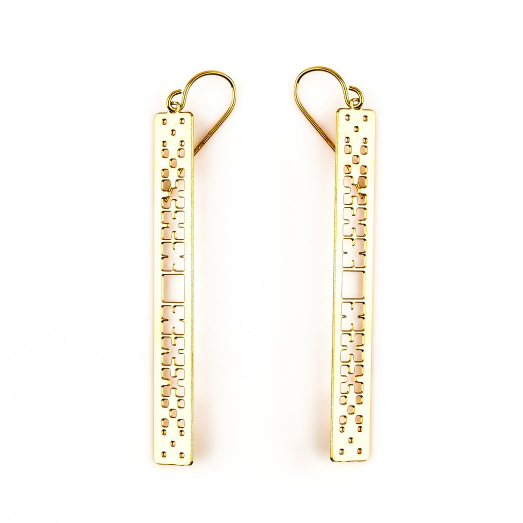 #8 earrings gold